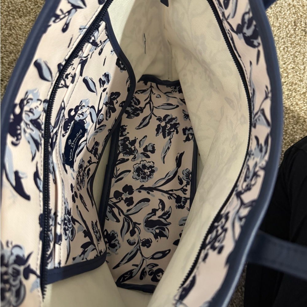 Vera Bradley "Perennially Cream" Pattern Blue Floral Purse - Picture 5 of 13